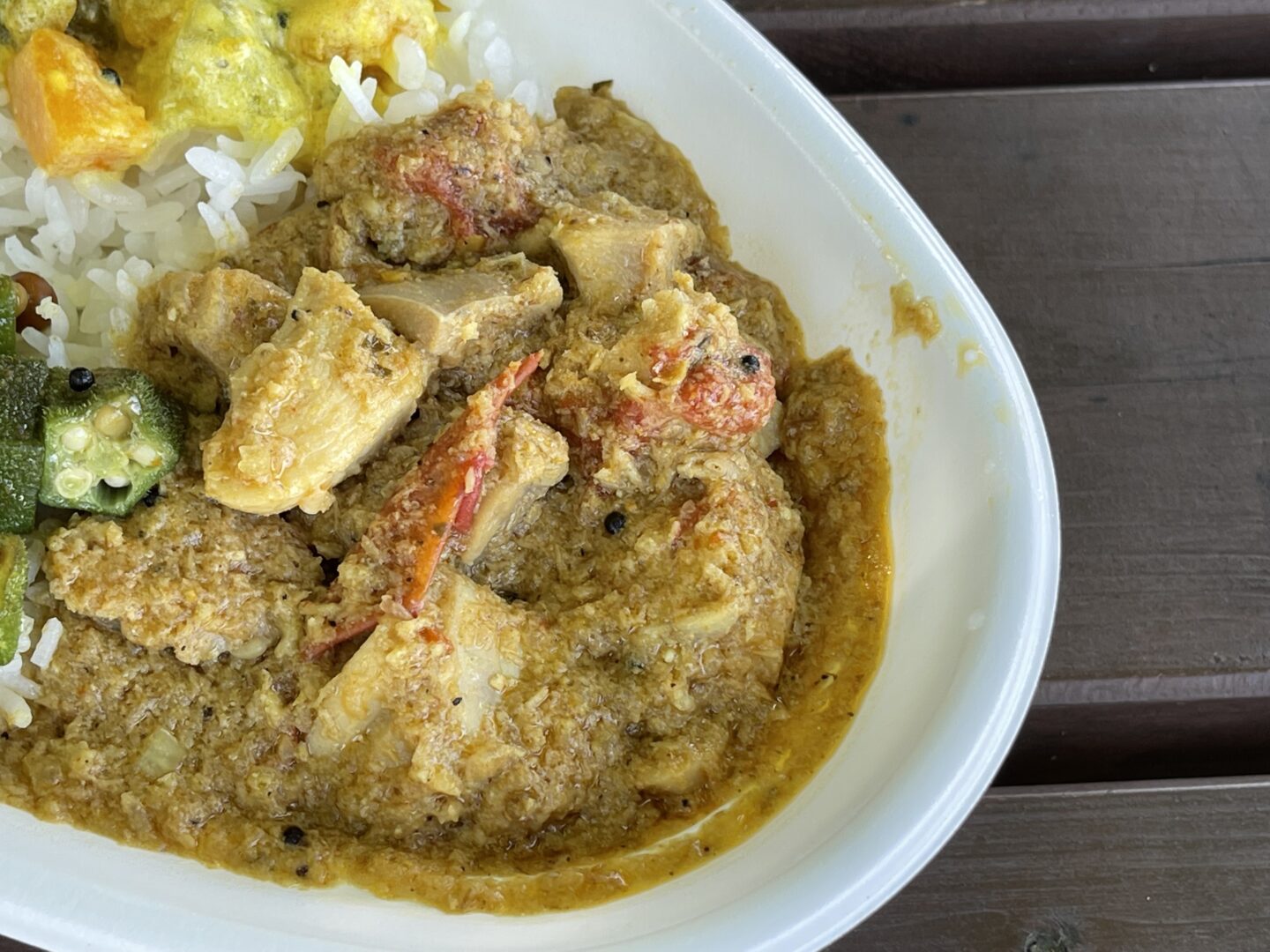 アンミッカルのココナッツチキンカレー